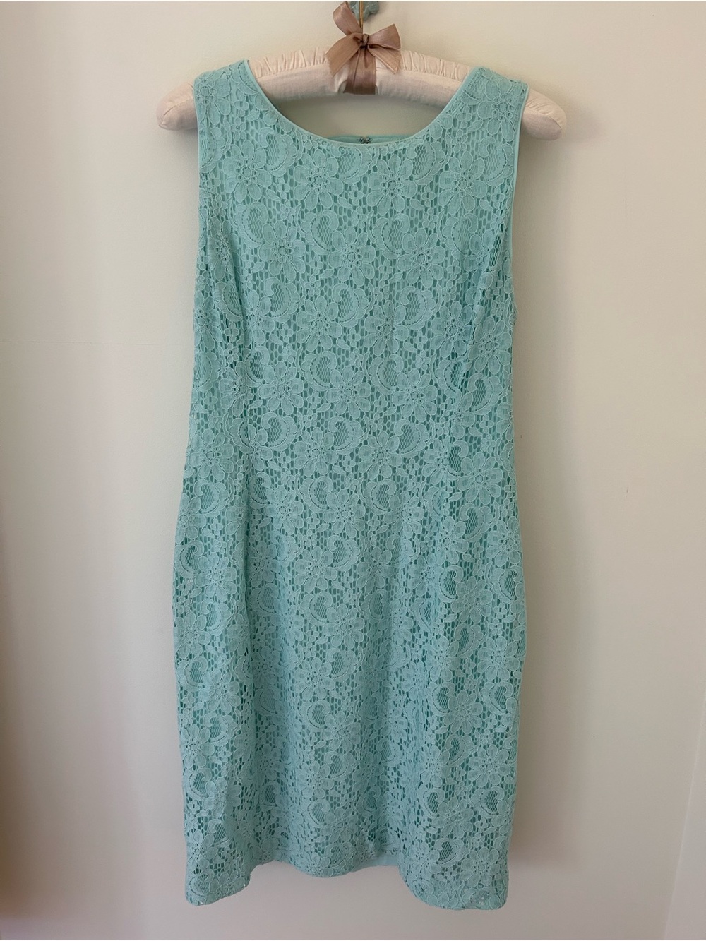 LRL Sleeveless Lace Sheath Dress in Aqua
Size: 8 
EUC